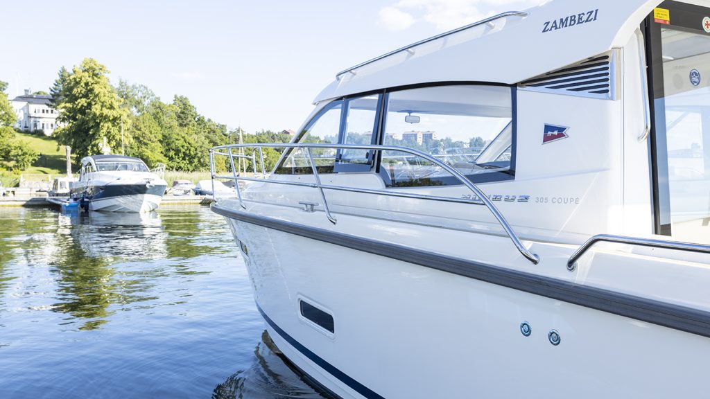 Nimbus_305_Coupé_2016_räcke