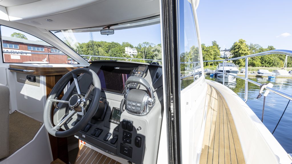 Nimbus_305_Coupé_2016_skjutdörr