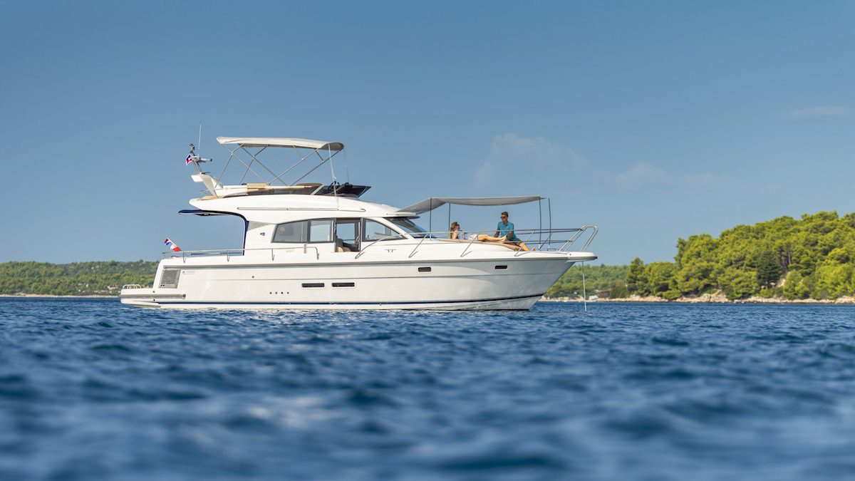 Nimbus_405_Flybridge_K0A6943-scaled-1-14