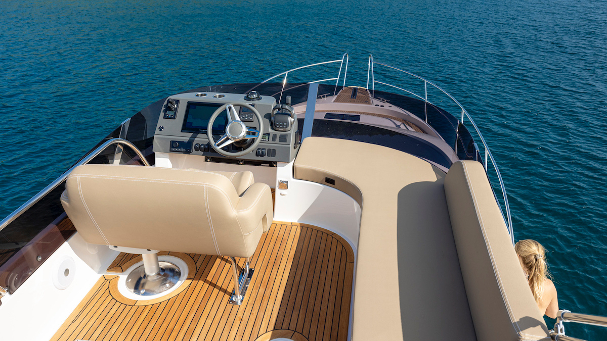 Nimbus_405_Flybridge_Q6A7322-8