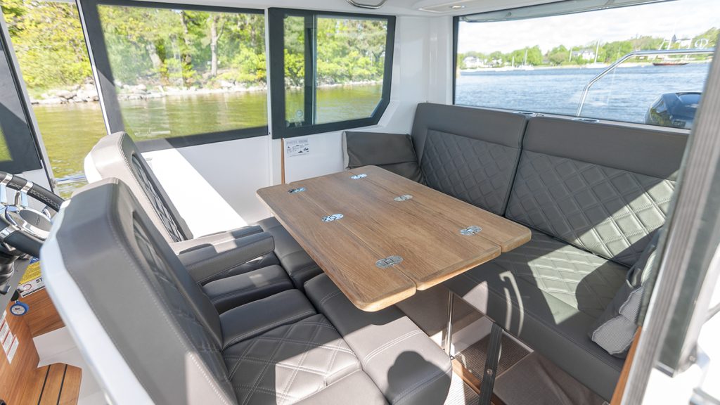 Axopar_28_AC_2017_Nimbusstockholm_bord_i_sittbrunn
