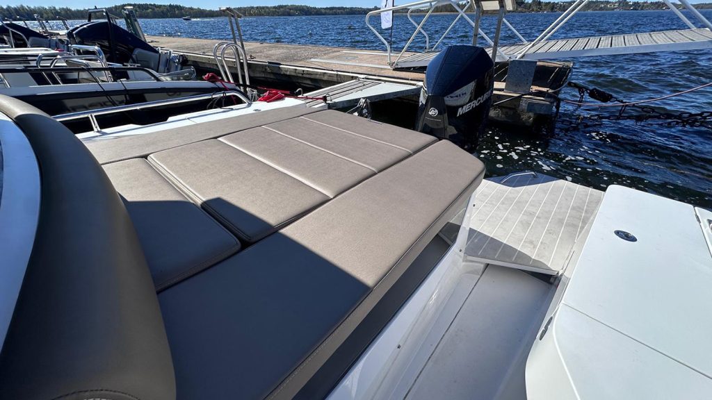 Axopar_28_Cabin_2019 (10)