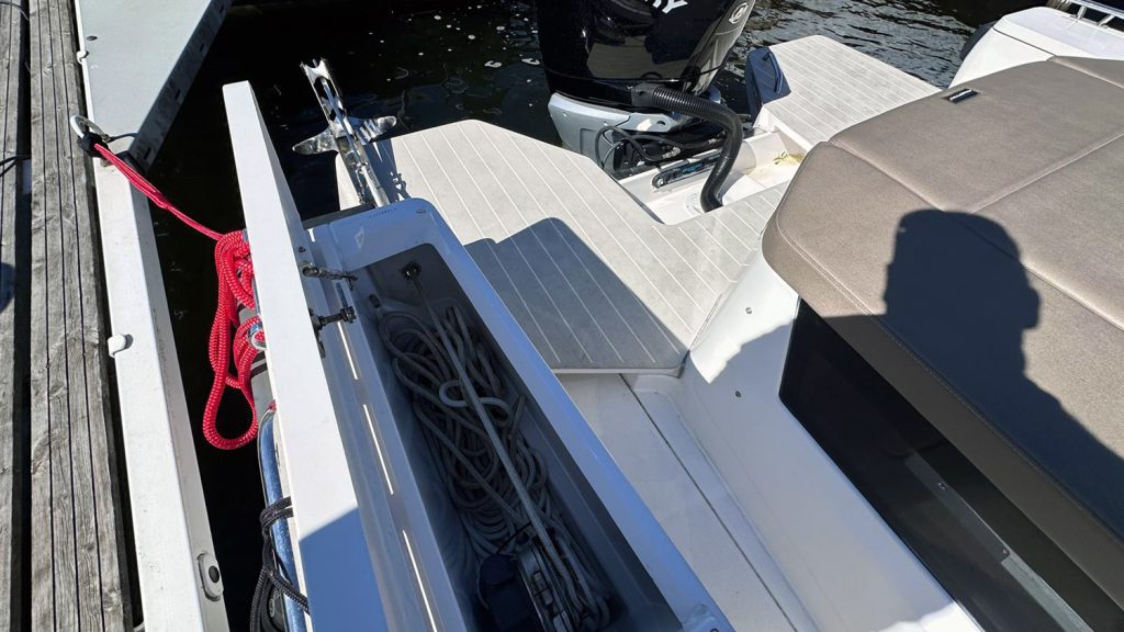 Axopar_28_Cabin_2019 (16)