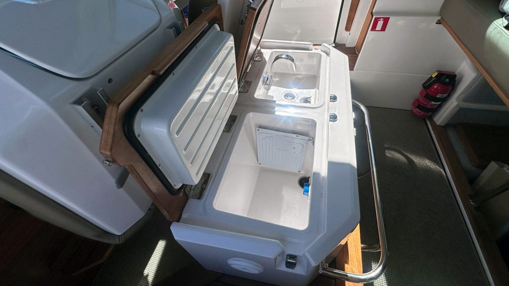 Axopar_28_Cabin_2019 (20)