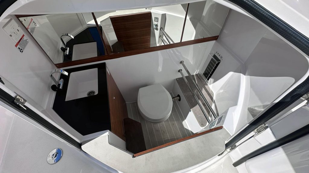 Axopar_28_Cabin_2019 (8)