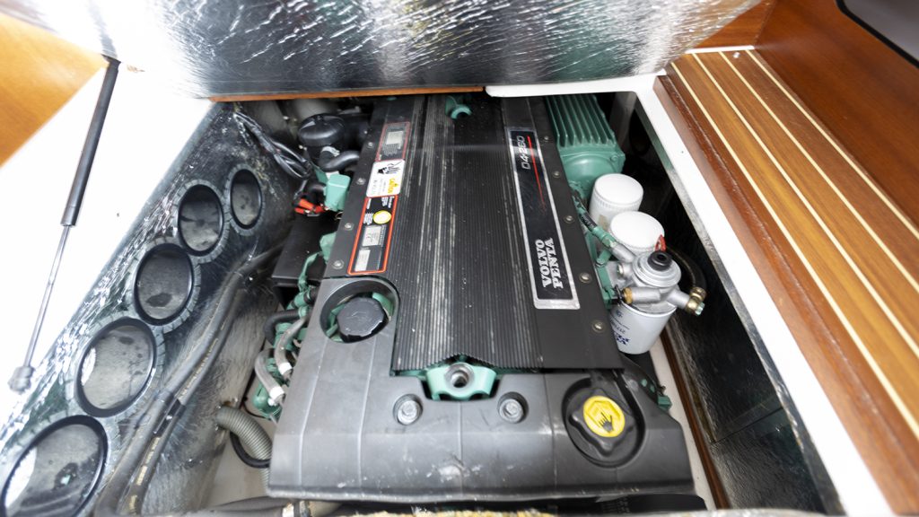Nimbus_320_Coupé_2008_motor