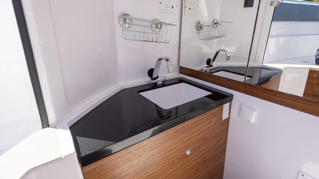 Axopar_28_Cabin_2022 (15)
